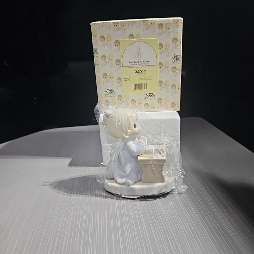 Precious Moments Figurine 524158 Lord Teach Us To Pray By SAM B. 1993 NEW in Box